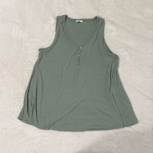 Penningtons Women's Sleeveless Green Top Summer Flowy Size 1X